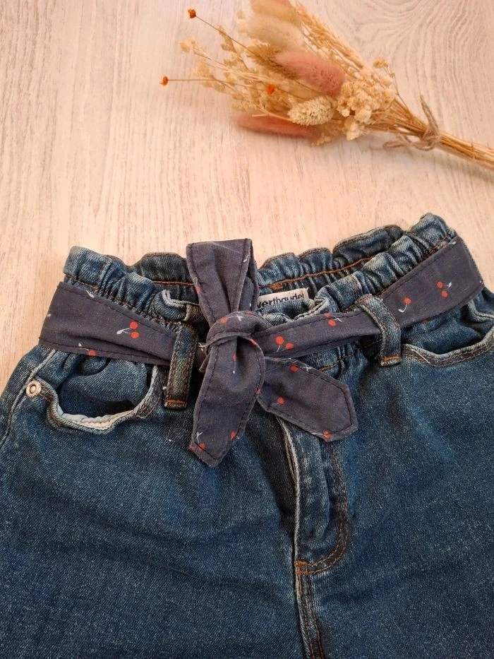 🍒 Short en jean para niña azul paperbag y cinturón fantaisie cereza Vertbaudet - 6 años – photo 3